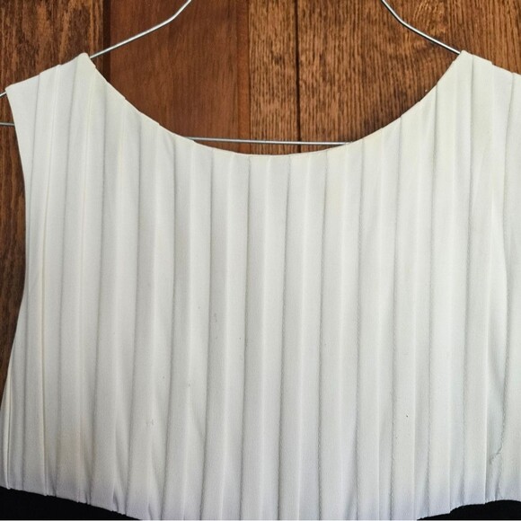Calvin Klein Women's Size 6 Classic Black & White Dress Body Contouring - Picture 5 of 7